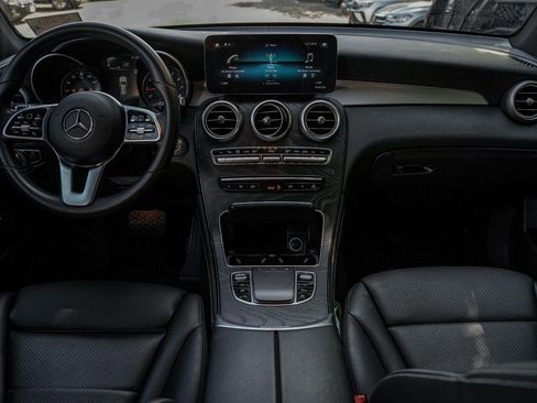 Used 2021 Mercedes-Benz GLC 300 w/ Premium Package image 29