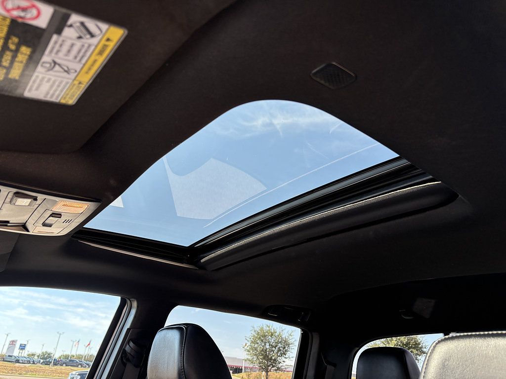 Used 2020 Toyota Tacoma Limited RWD image 16