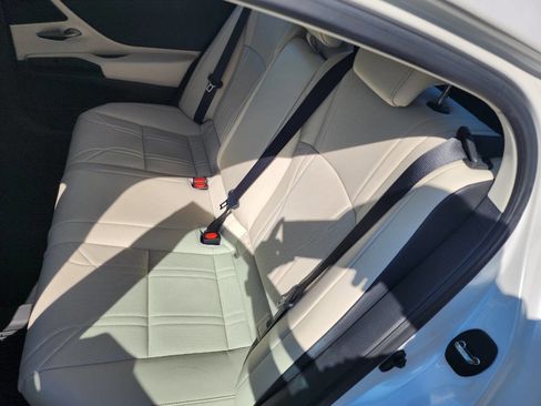Used 2024 Lexus ES 300h Ultra Luxury w/ Accessory Package (Z2) FWD image 38