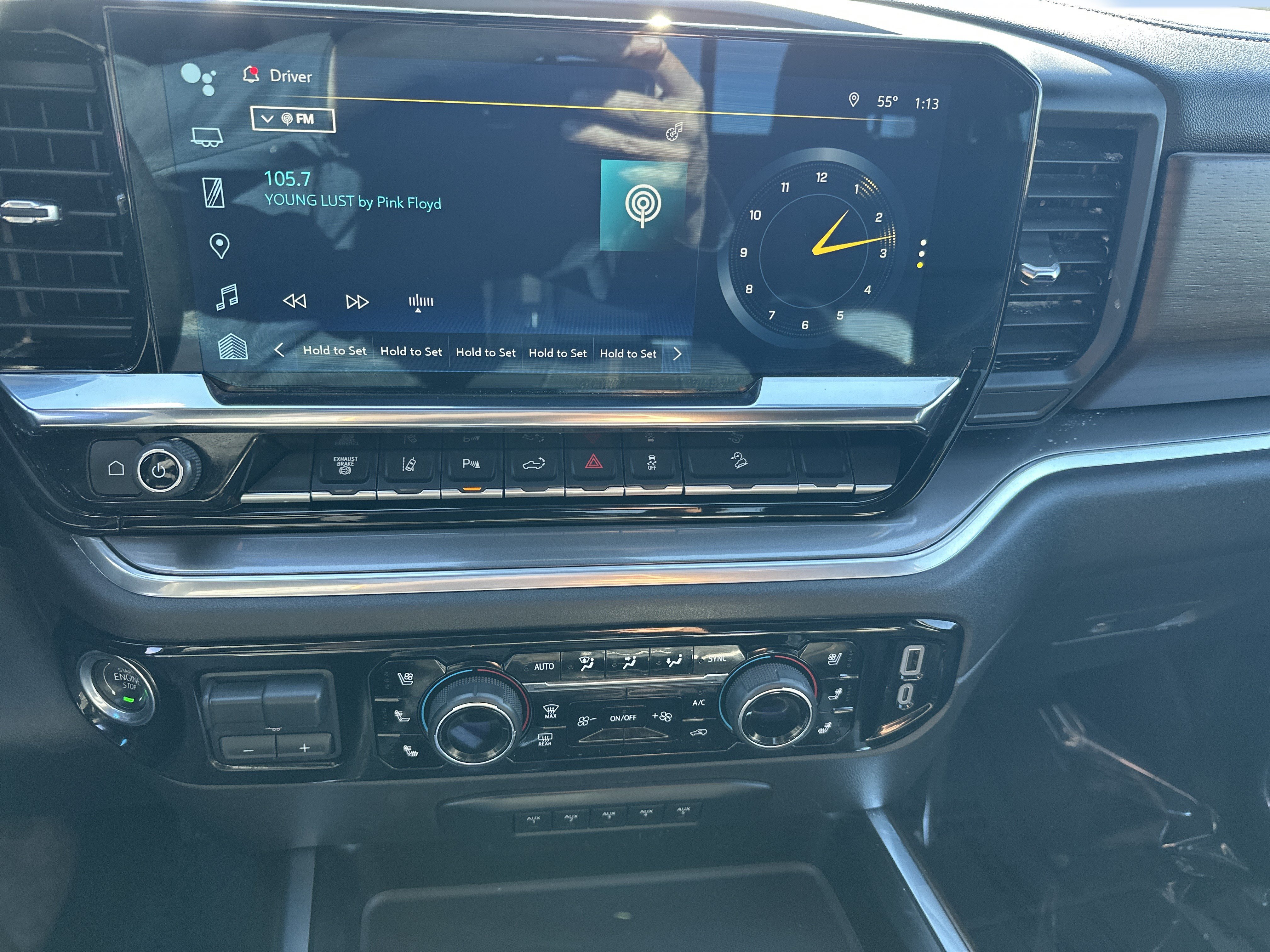 Used 2024 Chevrolet Silverado 2500 High Country w/ High Country Premium Package AWD/4WD image 17