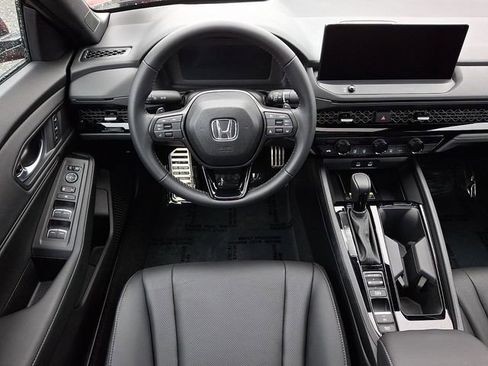 Used 2025 Honda Accord Sport image 11