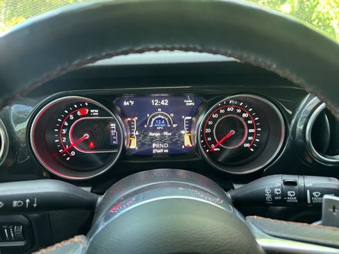 Used 2021 Jeep Wrangler Unlimited Rubicon w/ Trailer Tow Package AWD/4WD image 16