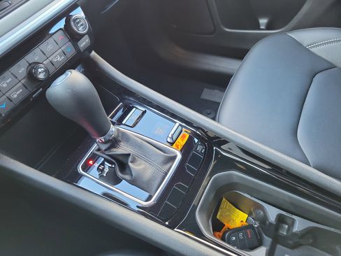 Used 2025 Jeep Compass Limited image 15