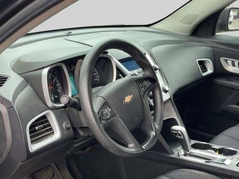 Used 2012 Chevrolet Equinox LS FWD image 2