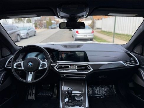 Used 2021 BMW X5 M50i w/ Premium Package image 33