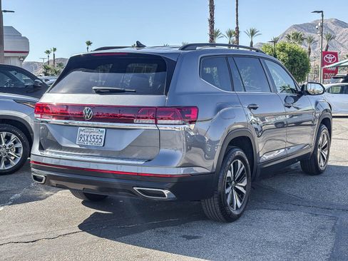 Used 2025 Volkswagen Atlas SE FWD image 8