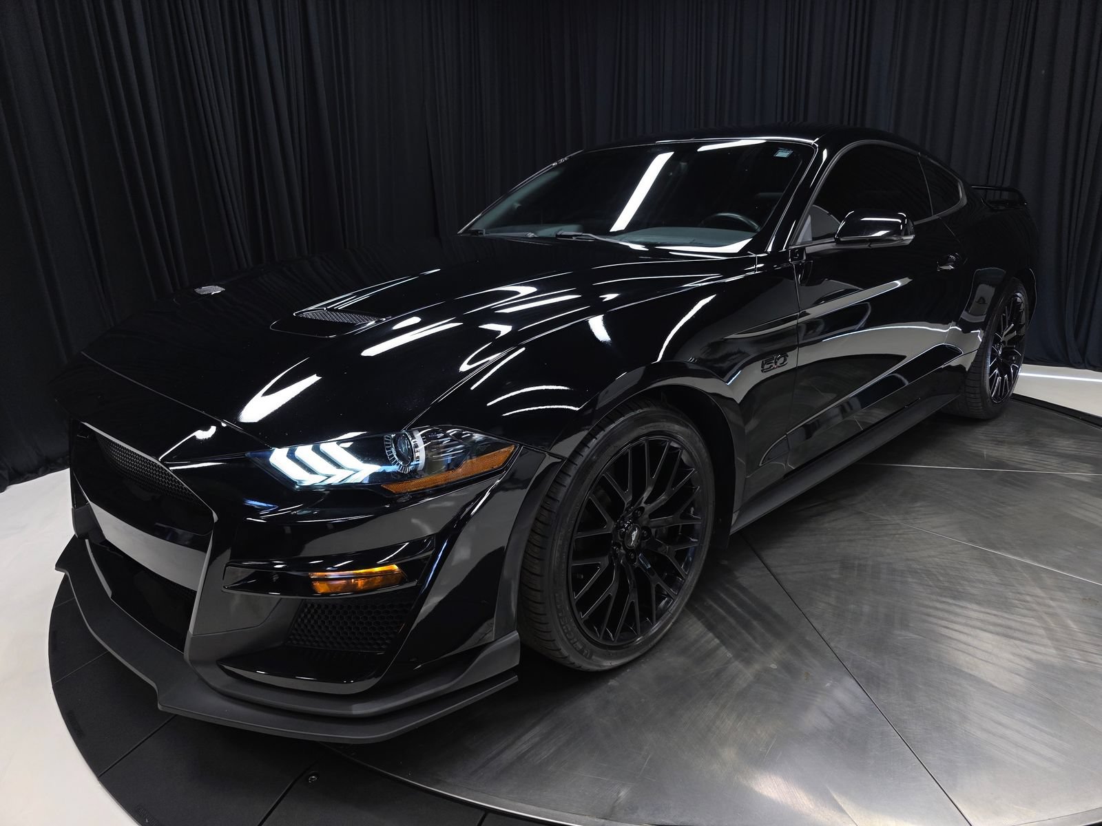 Used 2018 Ford Mustang GT Premium w/ GT Performance Package RWD image 44