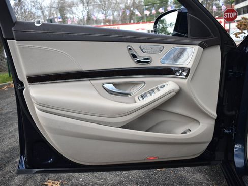 Used 2020 Mercedes-Benz S 560 4MATIC Sedan image 19