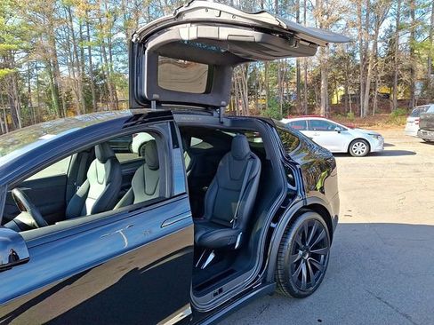 Used 2022 Tesla Model X Plaid image 14