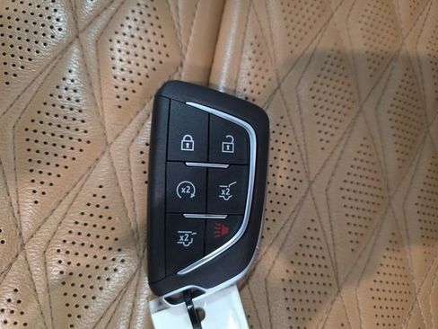 Certified 2022 Cadillac Escalade Premium Luxury image 35