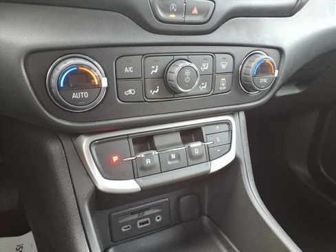 Certified 2023 GMC Terrain SLE w/ Driver Convenience Package image 23