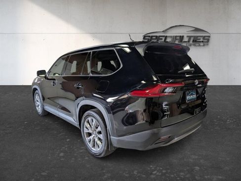 Used 2024 Toyota Grand Highlander AWD image 8
