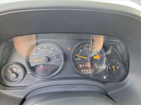 Used 2016 Jeep Patriot Sport FWD image 18