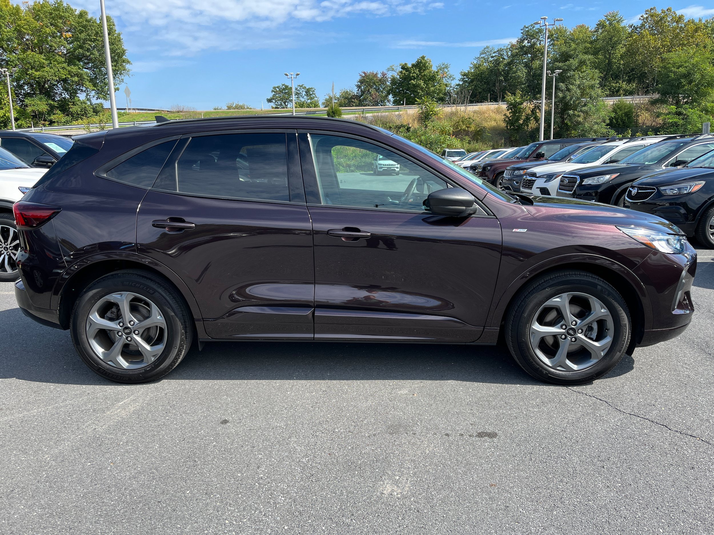 Certified 2023 Ford Escape ST-Line w/ Tech Pack #1 AWD/4WD image 5