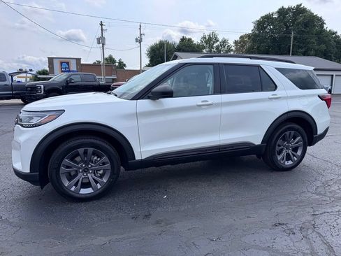 New 2026 Ford Explorer Active w/ Active Comfort Package AWD/4WD image 2