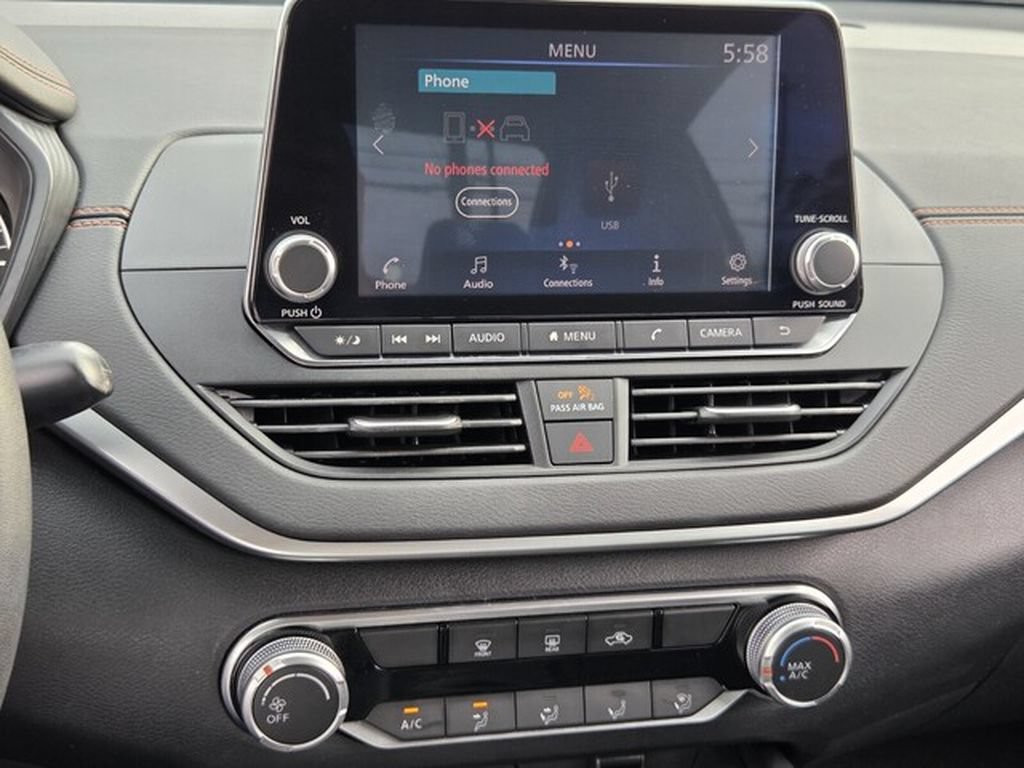 Used 2021 Nissan Altima 2.5 SR FWD image 25