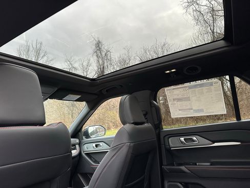 New 2026 Ford Explorer ST-Line w/ ST-Line Street Pack image 36