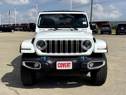 Used 2024 Jeep Wrangler Unlimited Sahara image 4