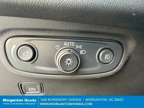 Used 2024 GMC Terrain SLT AWD/4WD image 15