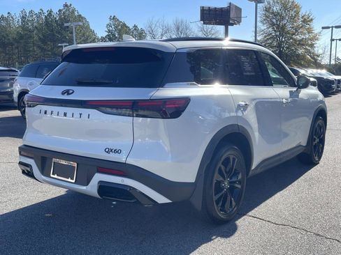 Certified 2025 INFINITI QX60 Luxe w/ Black Edition image 4