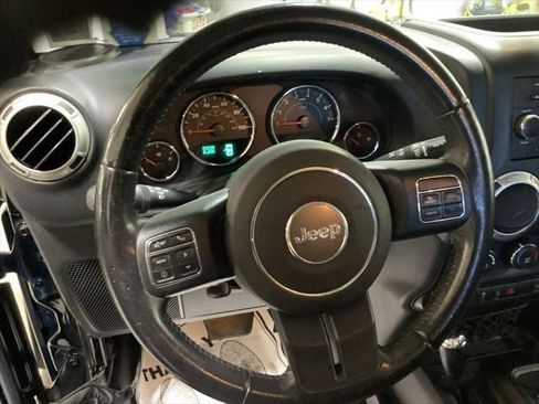 Certified 2018 Jeep Wrangler Sahara w/ Connectivity Group AWD/4WD image 22