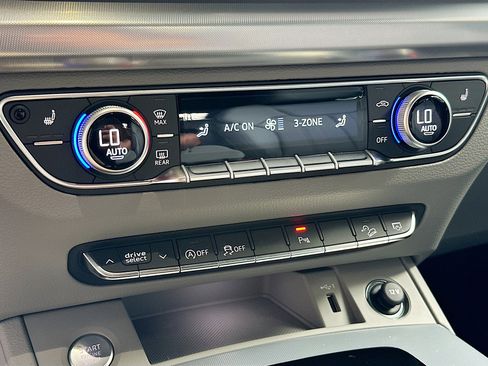 Used 2025 Audi Q5 2.0T Premium w/ Convenience Plus Package image 15