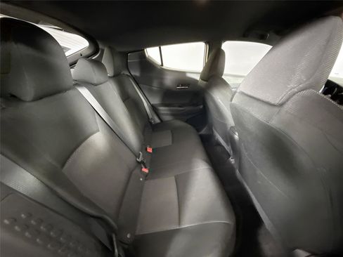 Used 2018 Toyota C-HR XLE image 38