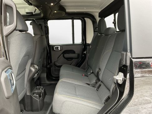 New 2026 Jeep Gladiator Sport image 13