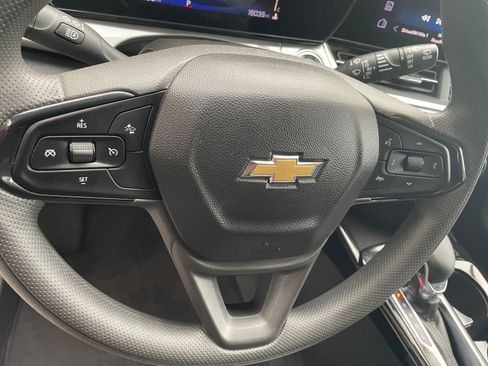 Used 2025 Chevrolet Trax LT image 25