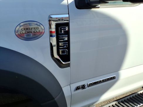 Used 2019 Ford F550 2WD Regular Cab Super Duty image 4