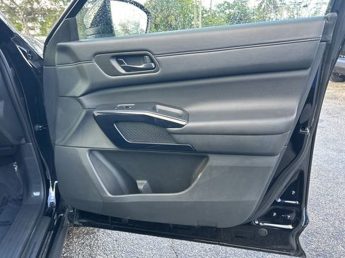 Used 2025 Nissan Pathfinder SV image 25