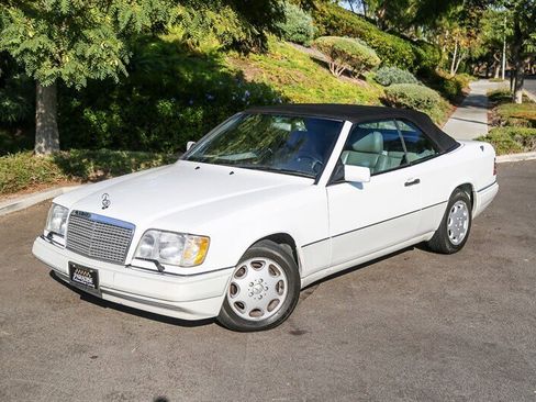 Used 1995 Mercedes-Benz E 320 Convertible image 6