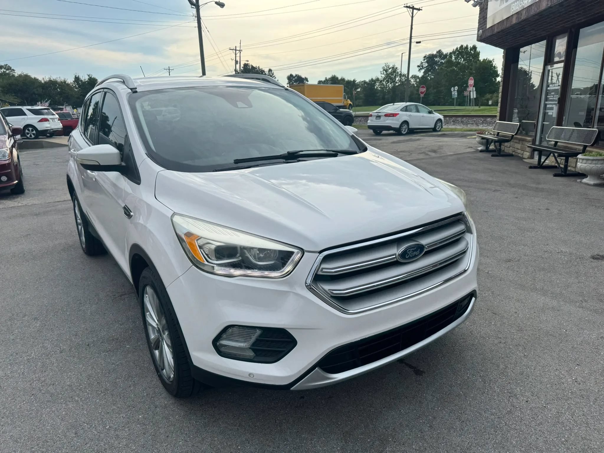 Used 2017 Ford Escape Titanium w/ Equipment Group 301A AWD/4WD image 18