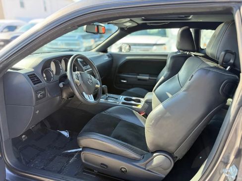 Used 2014 Dodge Challenger R/T image 10