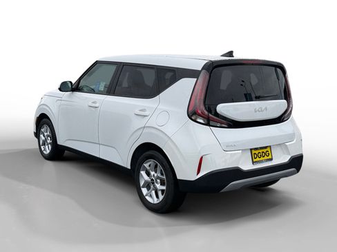 Used 2024 Kia Soul LX w/ Option Group 015 image 3