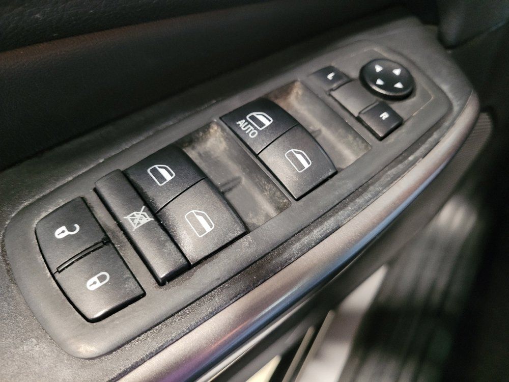Used 2019 Jeep Cherokee Latitude w/ Popular Appearance Group FWD image 27