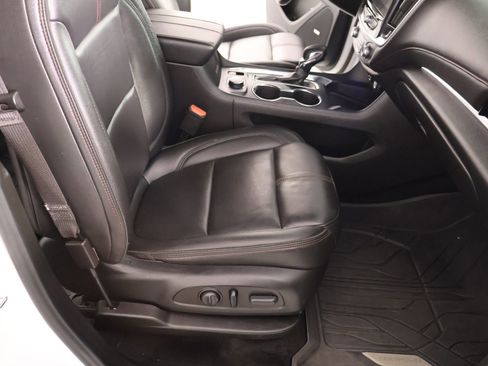 Used 2023 Chevrolet Traverse RS image 16