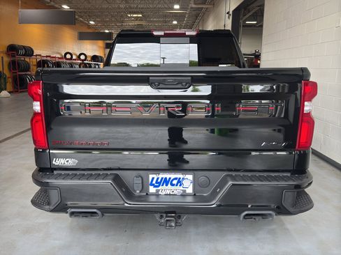 Used 2025 Chevrolet Silverado 1500 RST w/ Redline Edition AWD/4WD image 4
