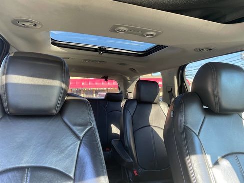 Used 2014 GMC Acadia SLT image 16