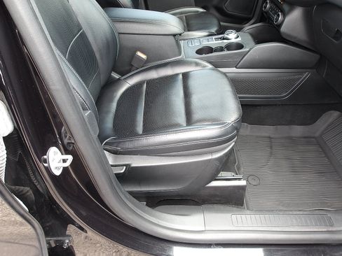 Used 2021 Ford Escape SEL AWD/4WD image 11