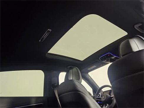 Used 2025 Mercedes-Benz GLC 300 4MATIC image 22