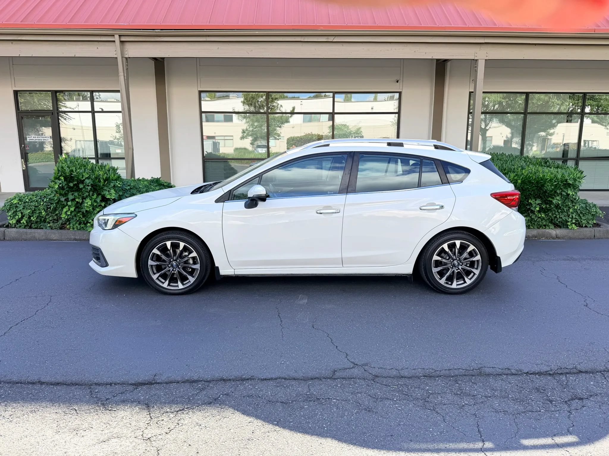 Used 2020 Subaru Impreza 2.0i Limited w/ Popular Package #2 AWD/4WD image 2