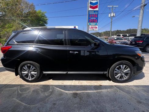 Used 2018 Nissan Pathfinder S AWD/4WD image 8