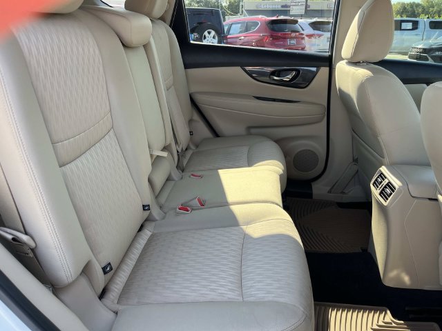 Used 2020 Nissan Rogue SV w/ Premium Package FWD image 20