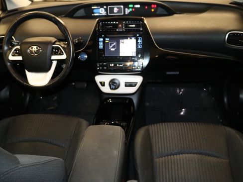Used 2018 Toyota Prius Three image 16