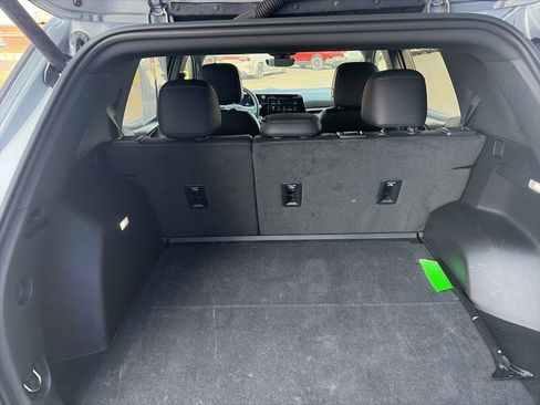 Used 2025 Chevrolet Equinox LT w/ Convenience Package II image 9