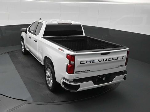 Used 2021 Chevrolet Silverado 1500 Custom w/ Safety Confidence Package AWD/4WD image 14