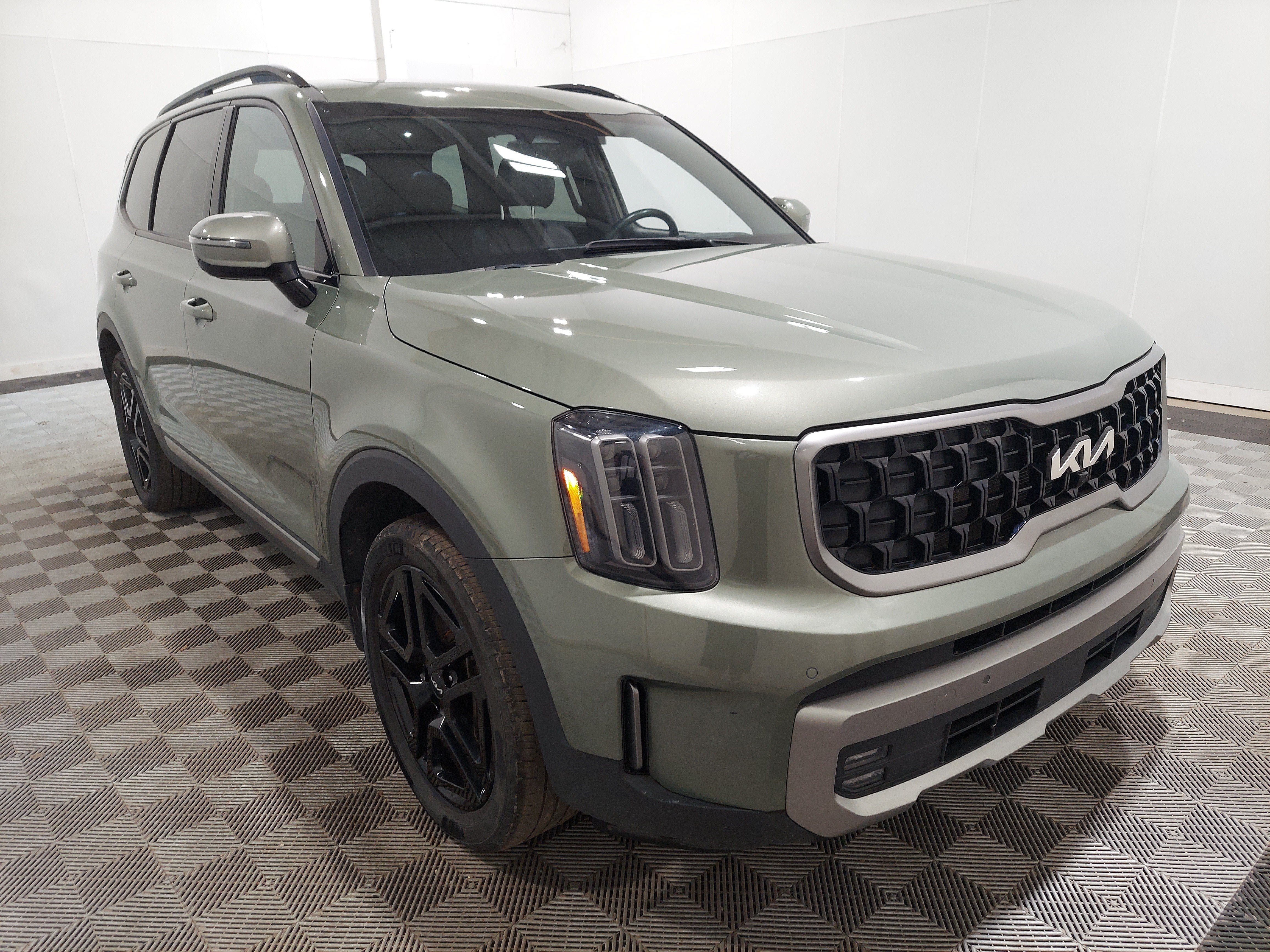 Used 2023 Kia Telluride SX X-Line AWD/4WD image 4