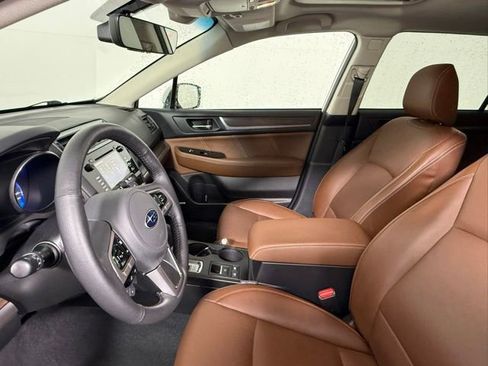 Used 2017 Subaru Outback 2.5i Touring AWD/4WD image 28