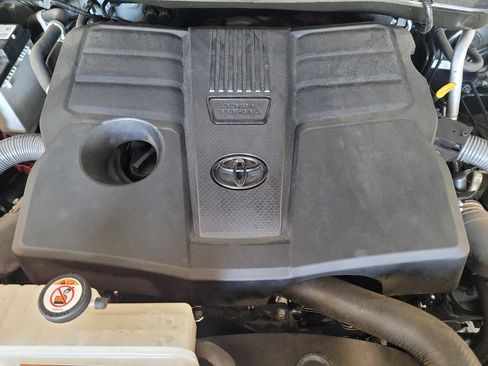 Used 2022 Toyota Tundra SR5 w/ Convenience Package image 30